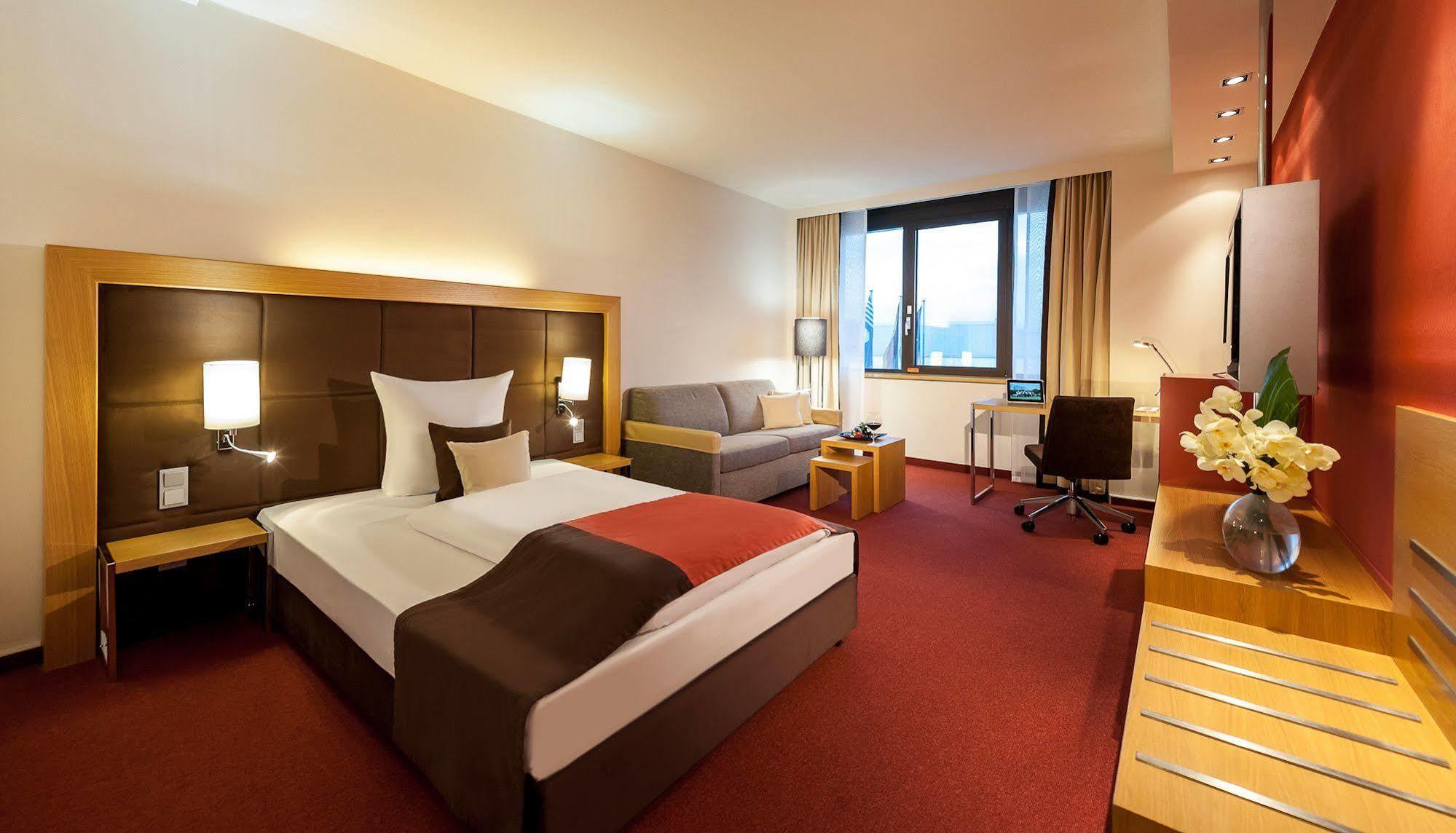 Dorint Main Taunus Zentrum Frankfurt Sulzbach Зульцбах Экстерьер фото